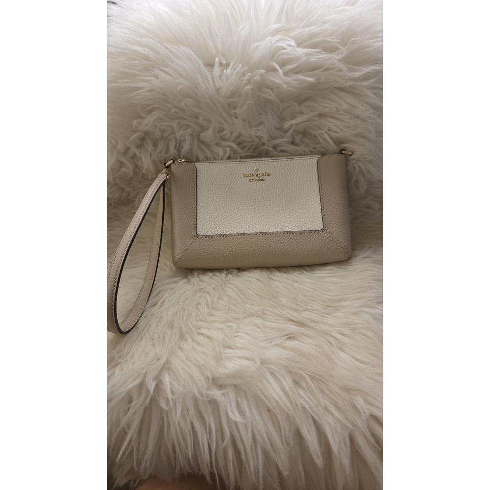 W93 Kate Spade wristlet/,small bag nwt